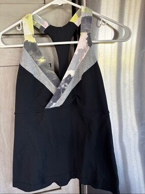 Lulu lemon tank size m
